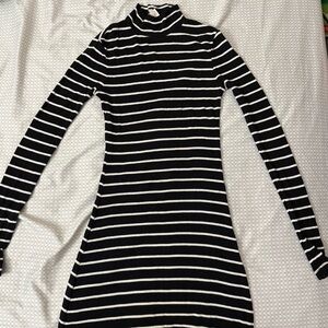 Divided Black and White Striped Long Sleeve Turtleneck Dress - XS